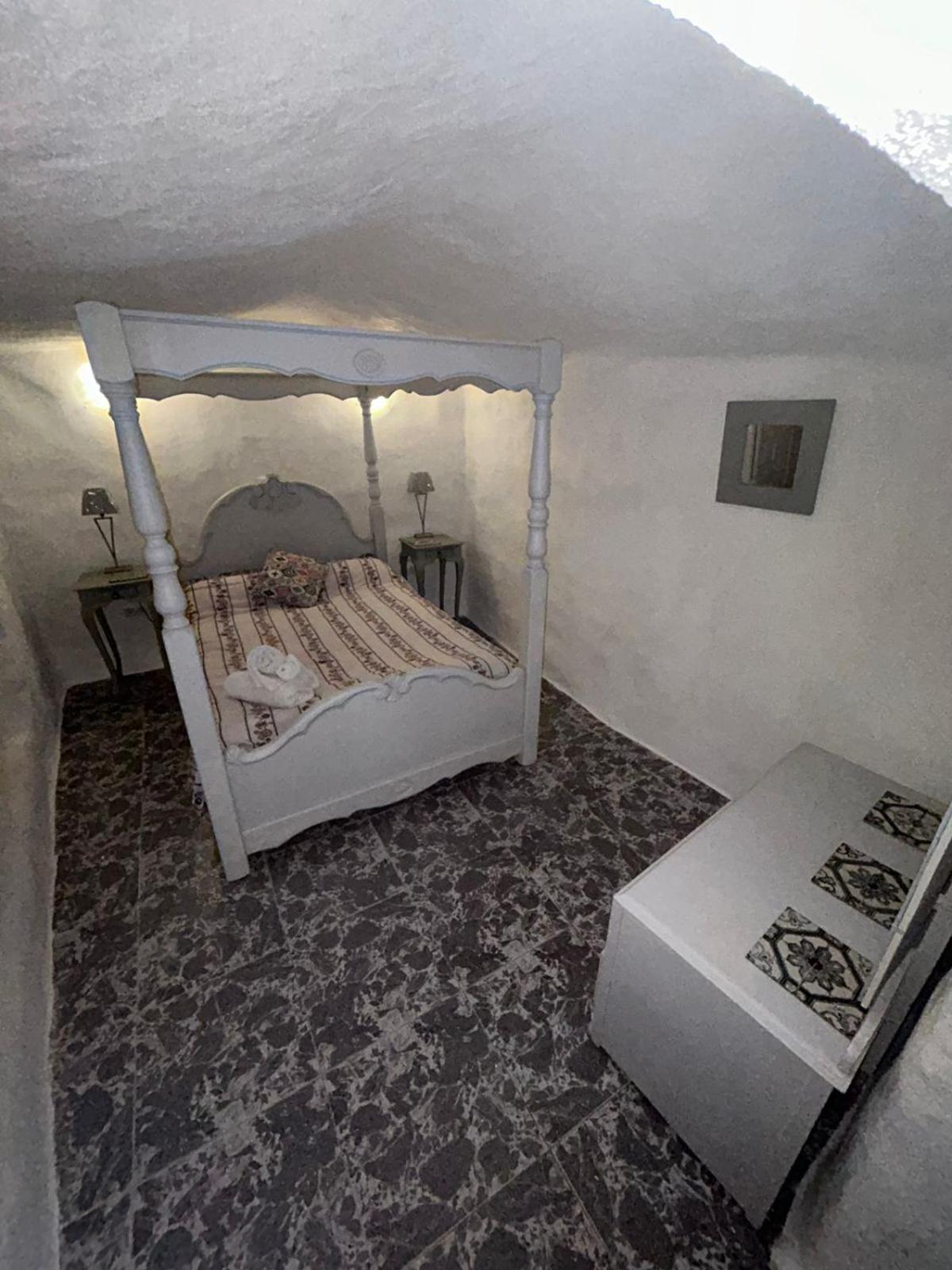 Villa The Crystal Cave à Zújar Extérieur photo