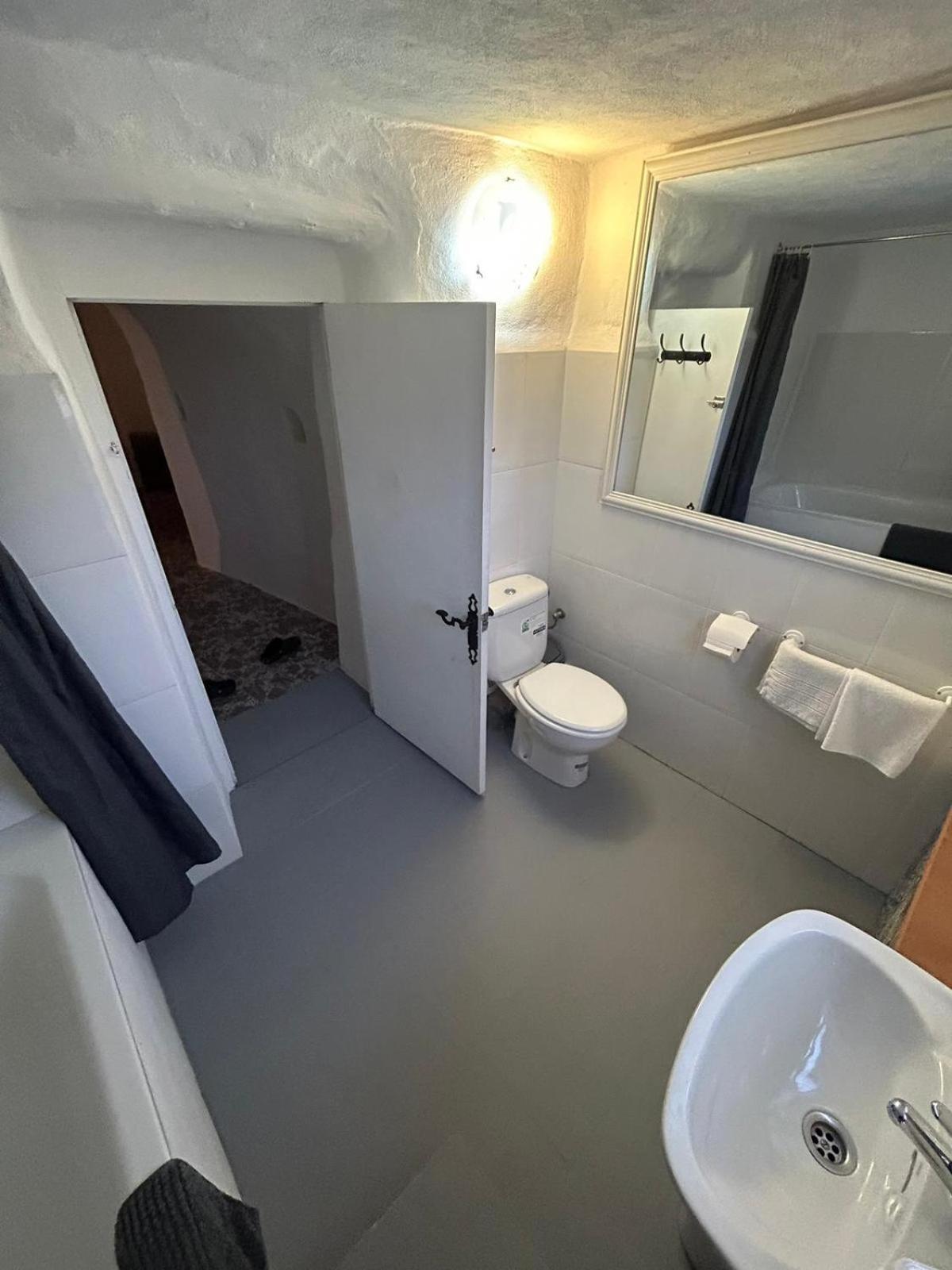 Villa The Crystal Cave à Zújar Extérieur photo