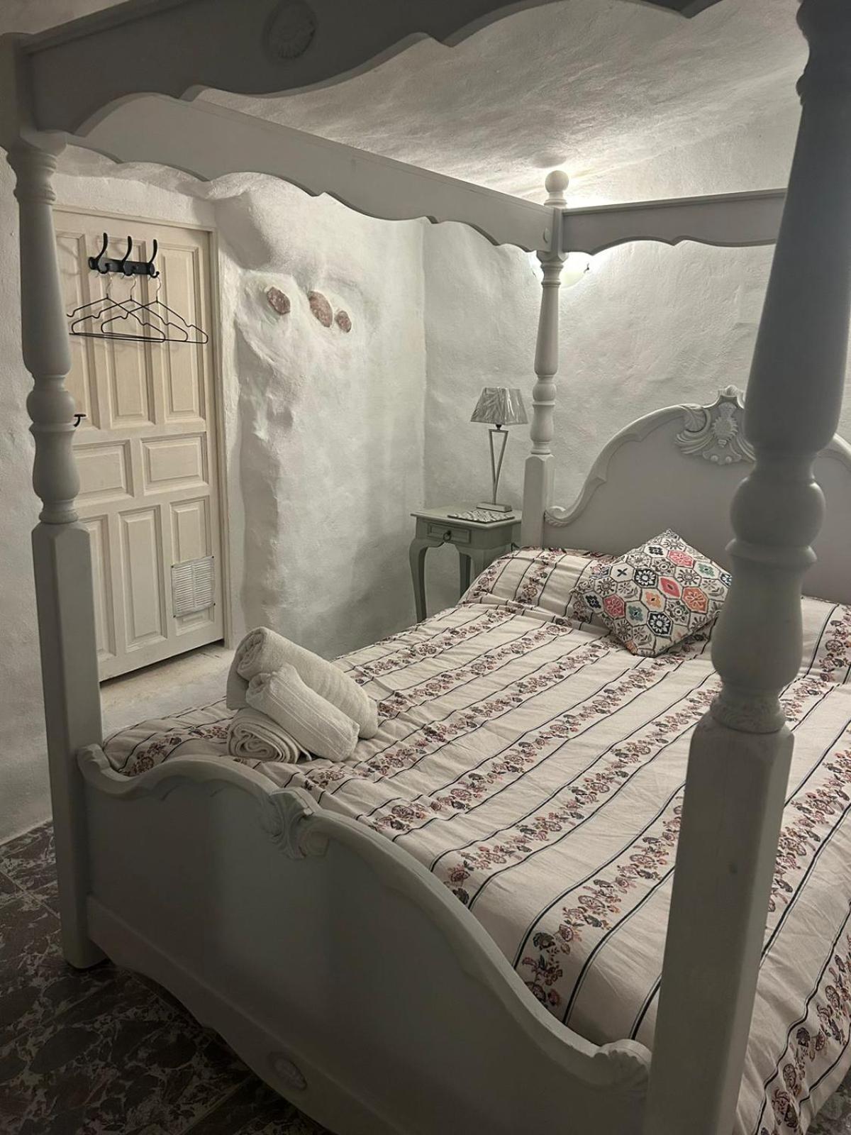 Villa The Crystal Cave à Zújar Extérieur photo